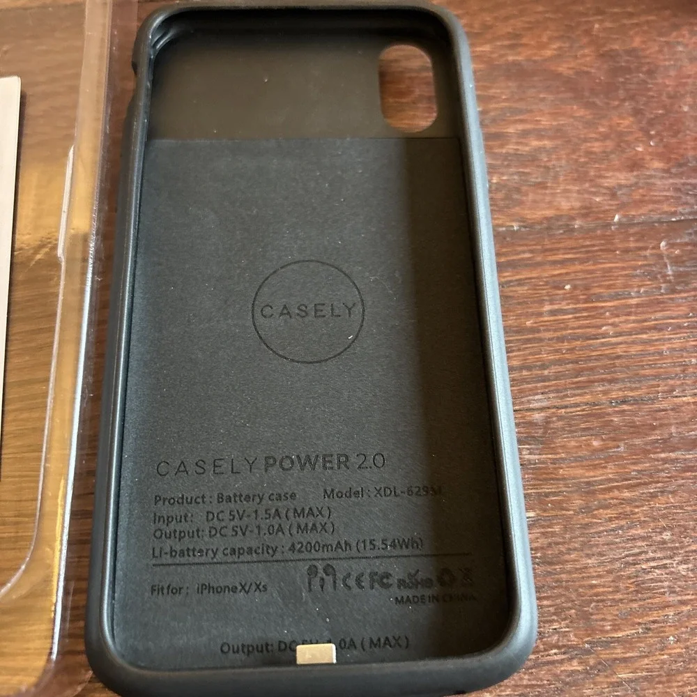Casely‎ Power 2.0 Charging Case for Iphone X/XS Black With Daisies
